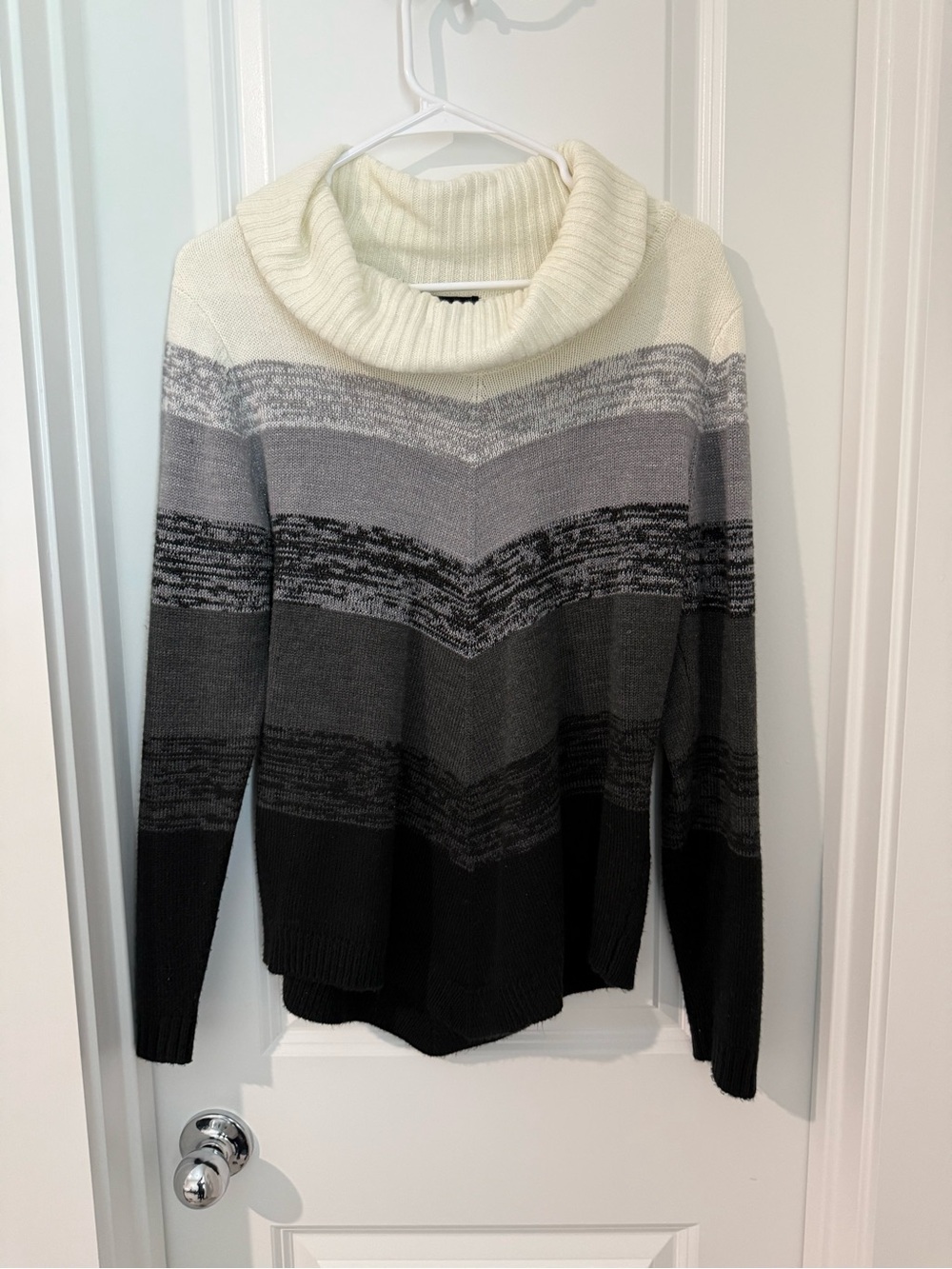 by&by Ombré Chevron Cowl Neck Sweater Sz L
